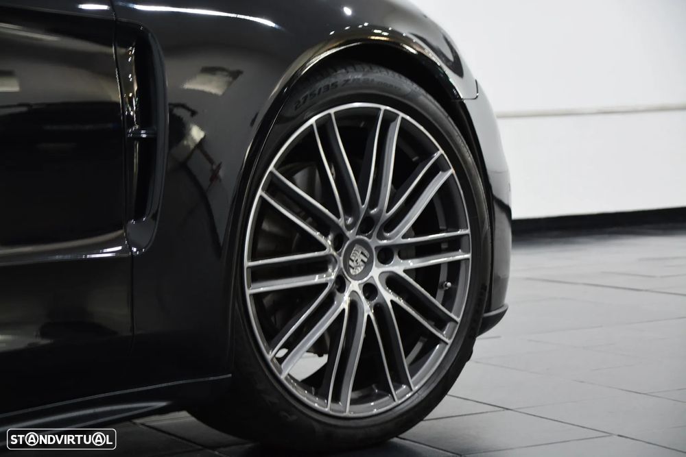 Porsche Panamera 4 S - 17
