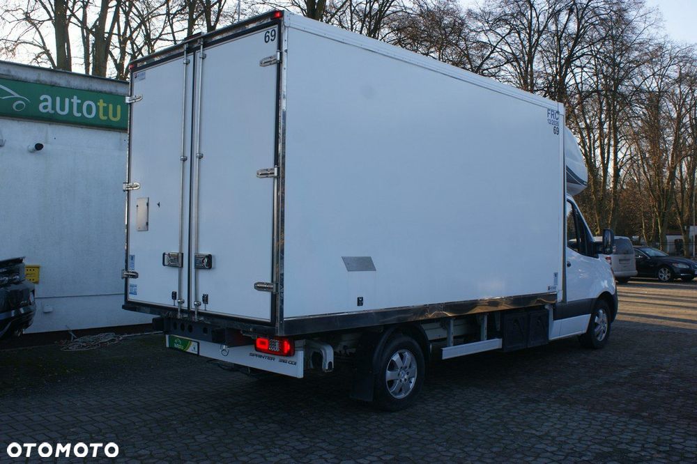 Mercedes-Benz Sprinter - 16