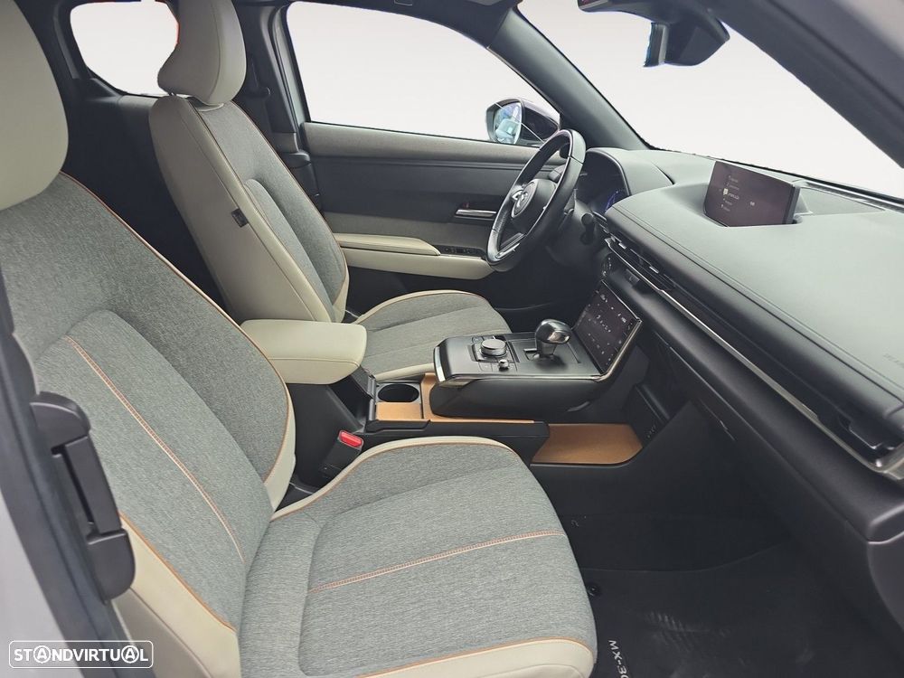 Mazda MX-30 e-SKYACTIV Advantage+Modern Confidence - 15