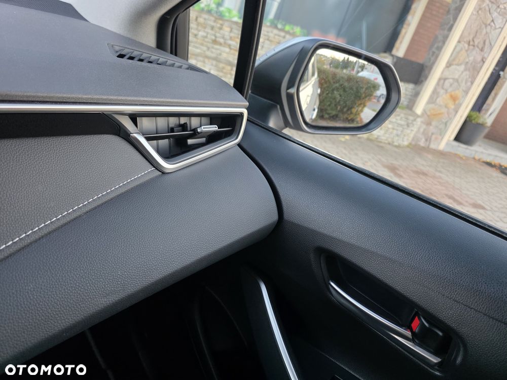 Toyota Corolla 1.8 Hybrid Style - 18