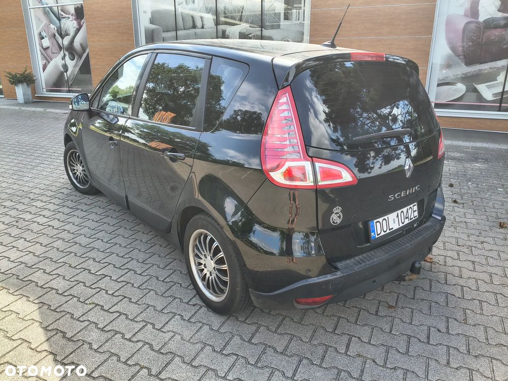 Renault Scenic 1.6 16V 110 Dynamique - 9