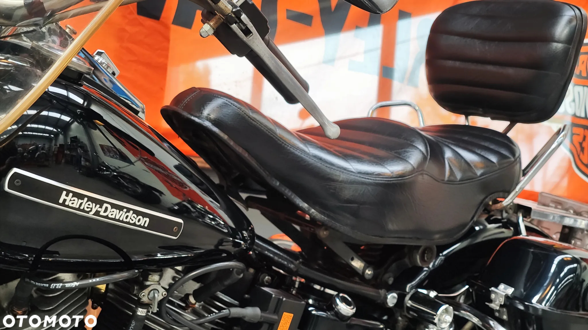 Harley-Davidson FLH Electra Glide - 22