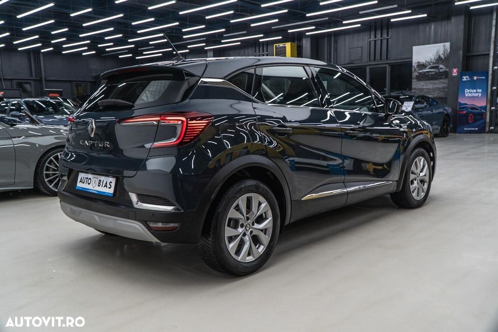 Renault Captur TCe Mild Hybrid 140 EDC GPF TECHNO - 8
