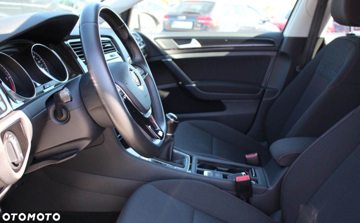 Volkswagen Golf - 11