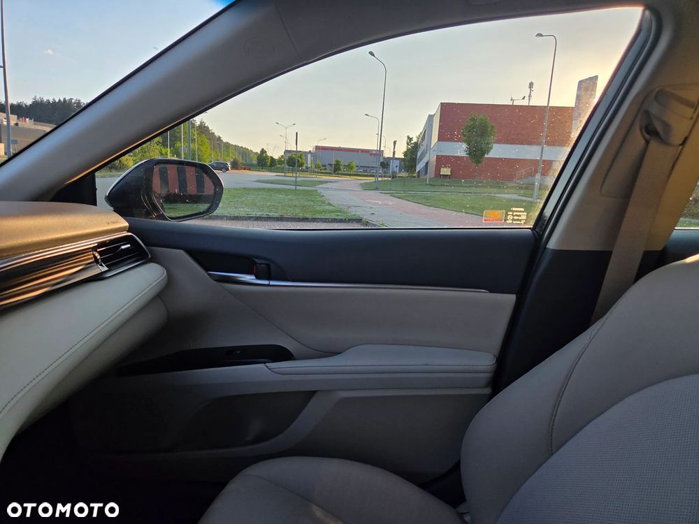 Toyota Camry 2.5 Hybrid Executive CVT - 11