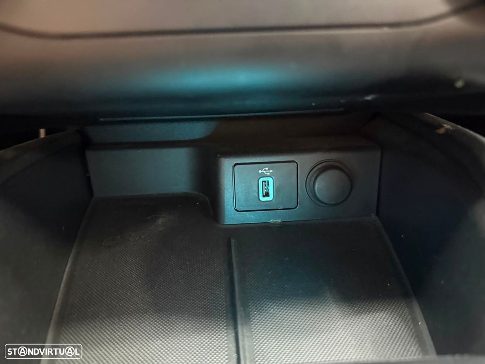 Ford Focus SW 1.5 TDCi EcoBlue Business - 31