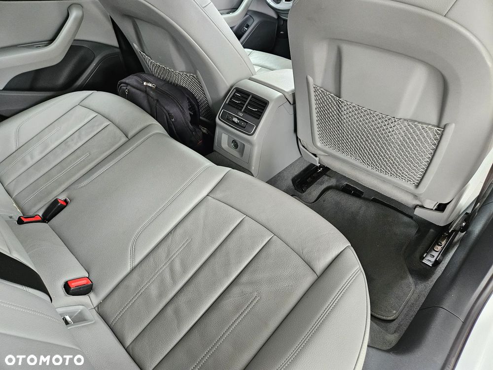 Audi A4 Limousine 2.0 TFSI ultra S tronic design - 15