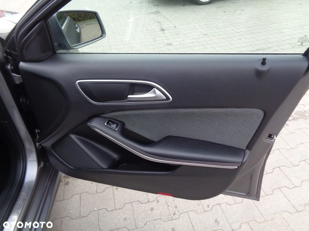 Mercedes-Benz Klasa A 180 Peak Edition - 21