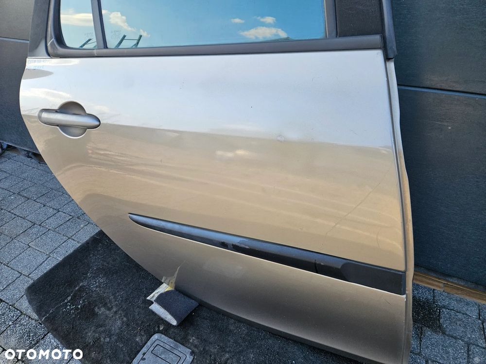 Renault Clio III Kombi TEHNK Drzwi Prawe Tylne Prawy Tył - 3