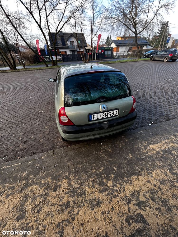 Renault Clio 1.4 16V Dynamique - 8