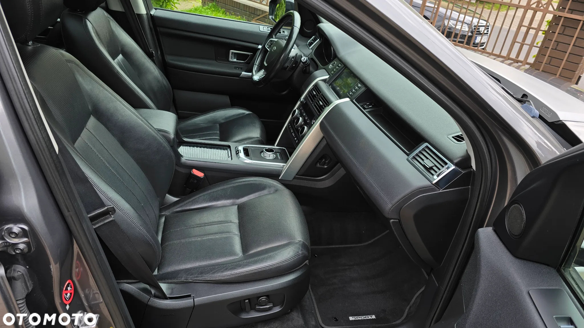 Land Rover Discovery Sport 2.0 D180 R-Dynamic HSE - 9