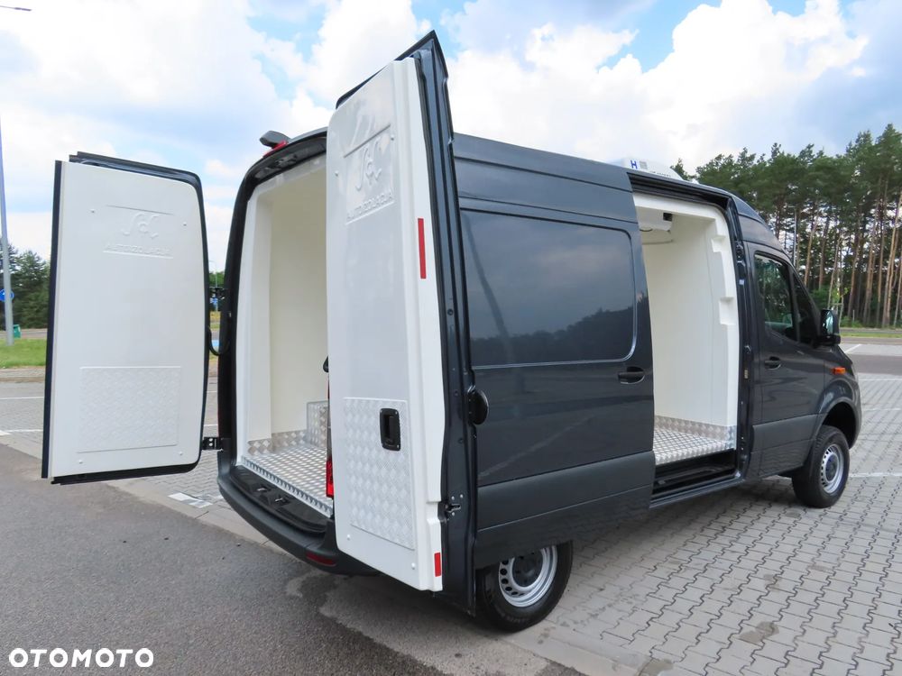 Mercedes-Benz Sprinter 4x4 319 CDI V6 3.0 CDI 190 KM Automat 7G-Tronic Chłodnia -30*C Agregat Chłodniczy Rozstaw Osi 3665 mm Ładowność 1067 Kg WZMACNIANY Przebieg 10 Tys Km Jedyny Taki UNIKAT Stan NOWY Jak Z Fabryki POLECAM - 19