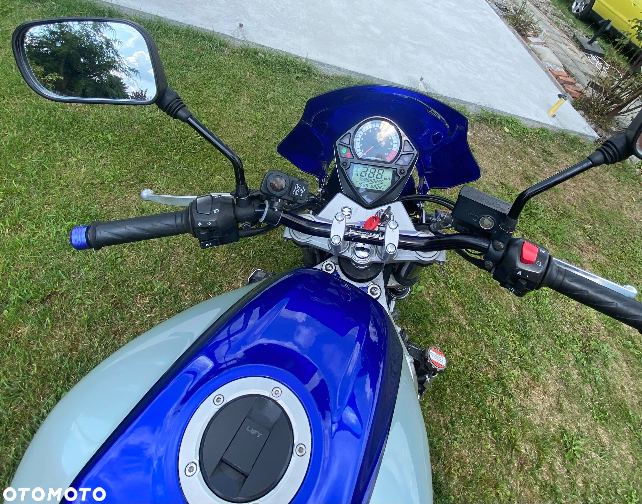 Suzuki SV - 11