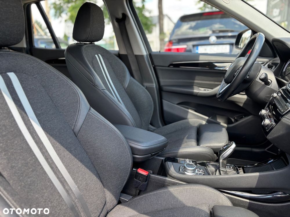BMW X1 sDrive18i Sport Line - 22