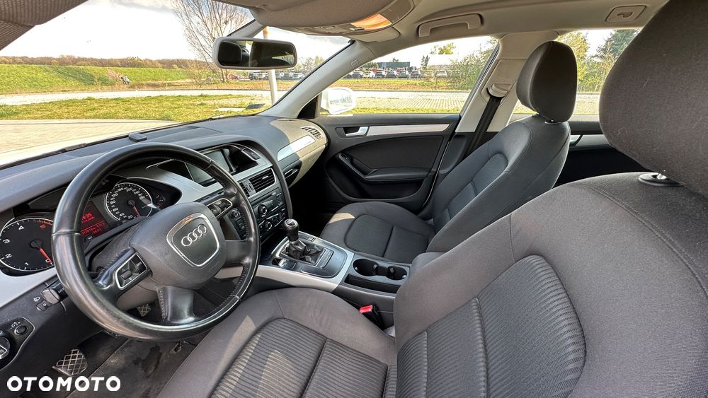 Audi A4 Avant 2.0 TDI DPF quattro - 8