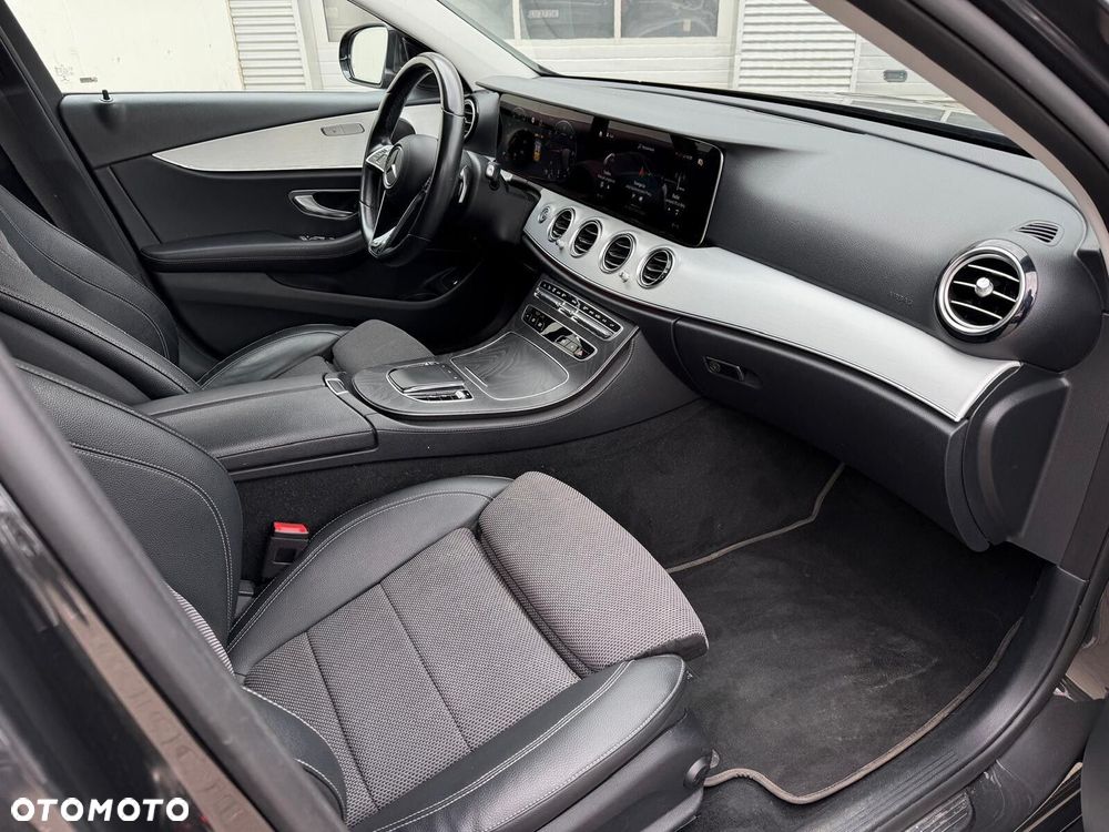 Mercedes-Benz Klasa E 220 d 4-Matic AMG/Avantgarde - 20