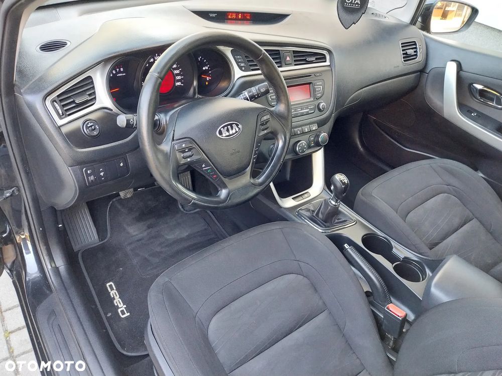 Kia Ceed 1.4 CVVT Dream Team Edition - 13