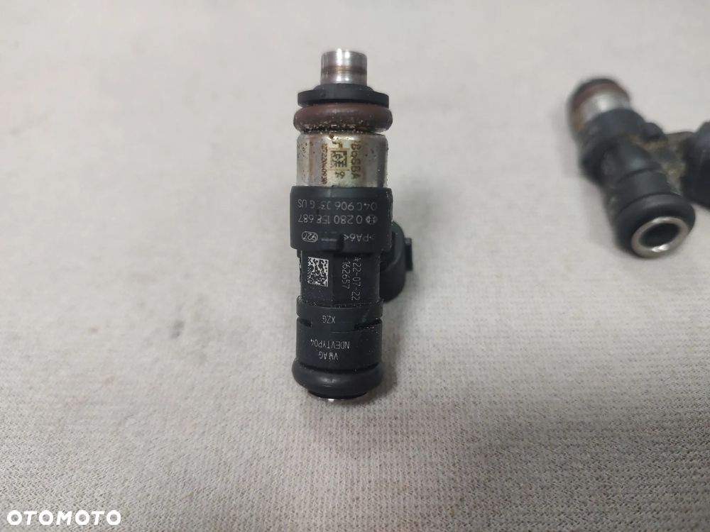 SKODA FABIA IV 1,0MPI WTRYSKIWACZ 04C906031GUS - 2