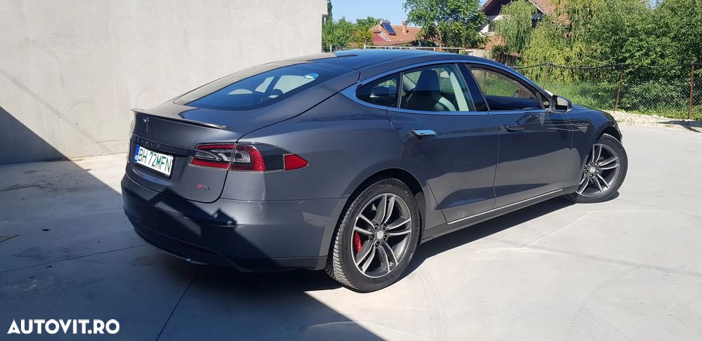 Tesla Model S Performance - 8