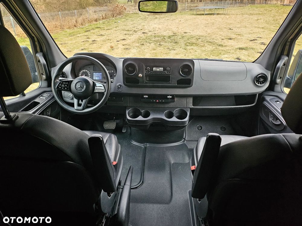Mercedes-Benz Sprinter - 2
