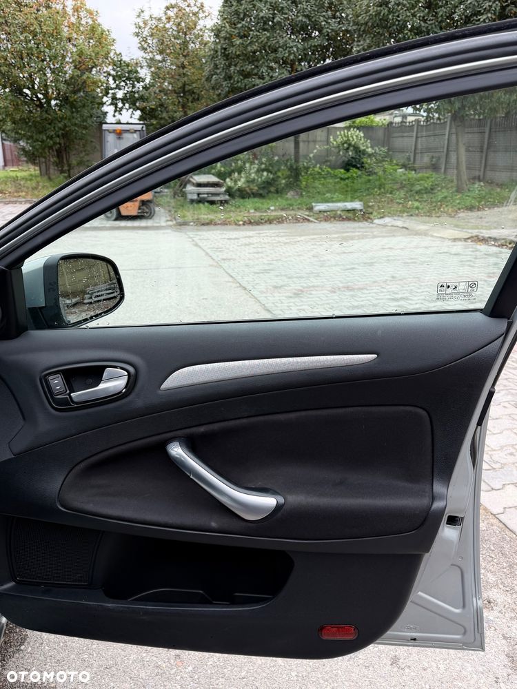 Ford Mondeo - 16