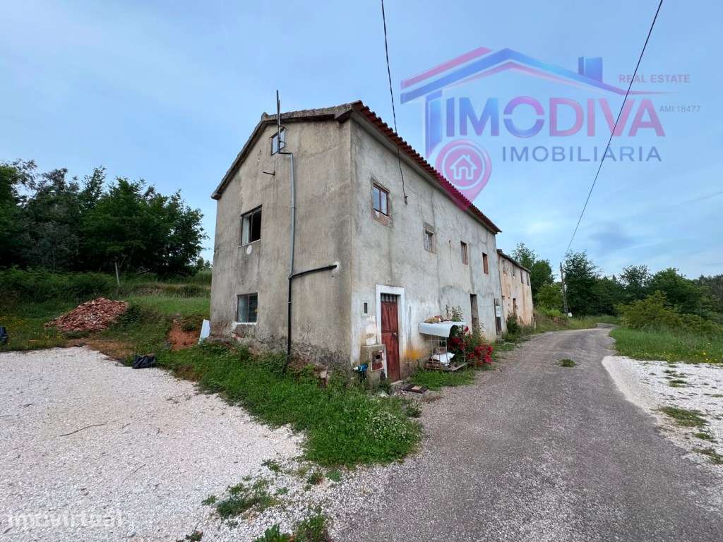 Propriedade com duas casas, anexos, poço e quase 1 hectare de terre... - Grande imagem: 4/60
