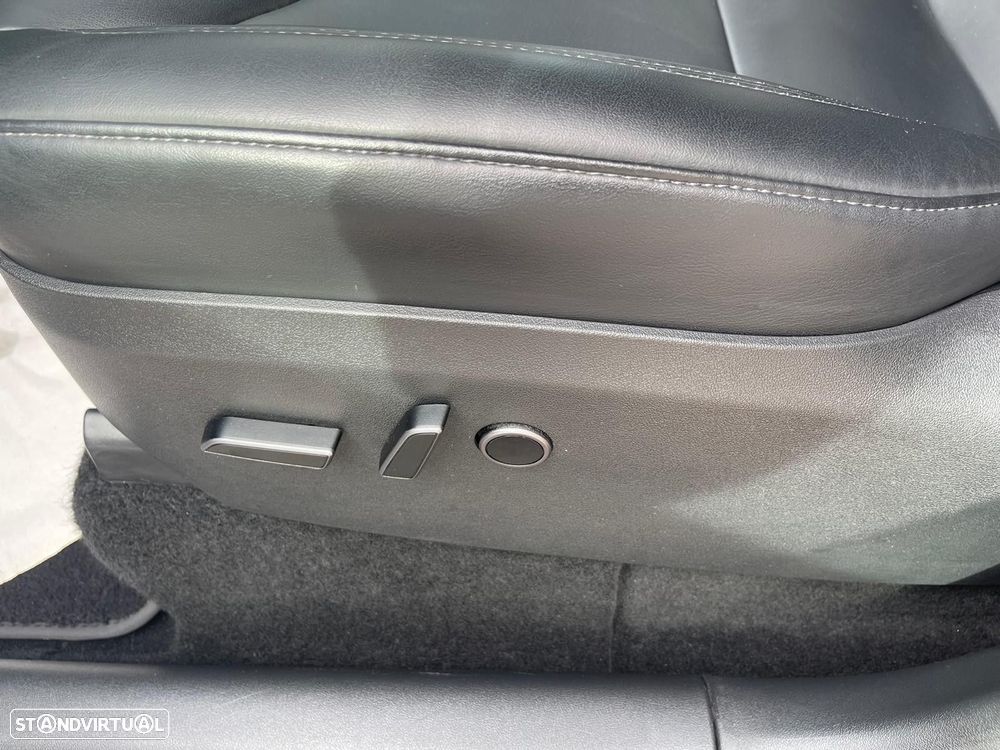 Tesla Model Y Performance Tração Integral - 21