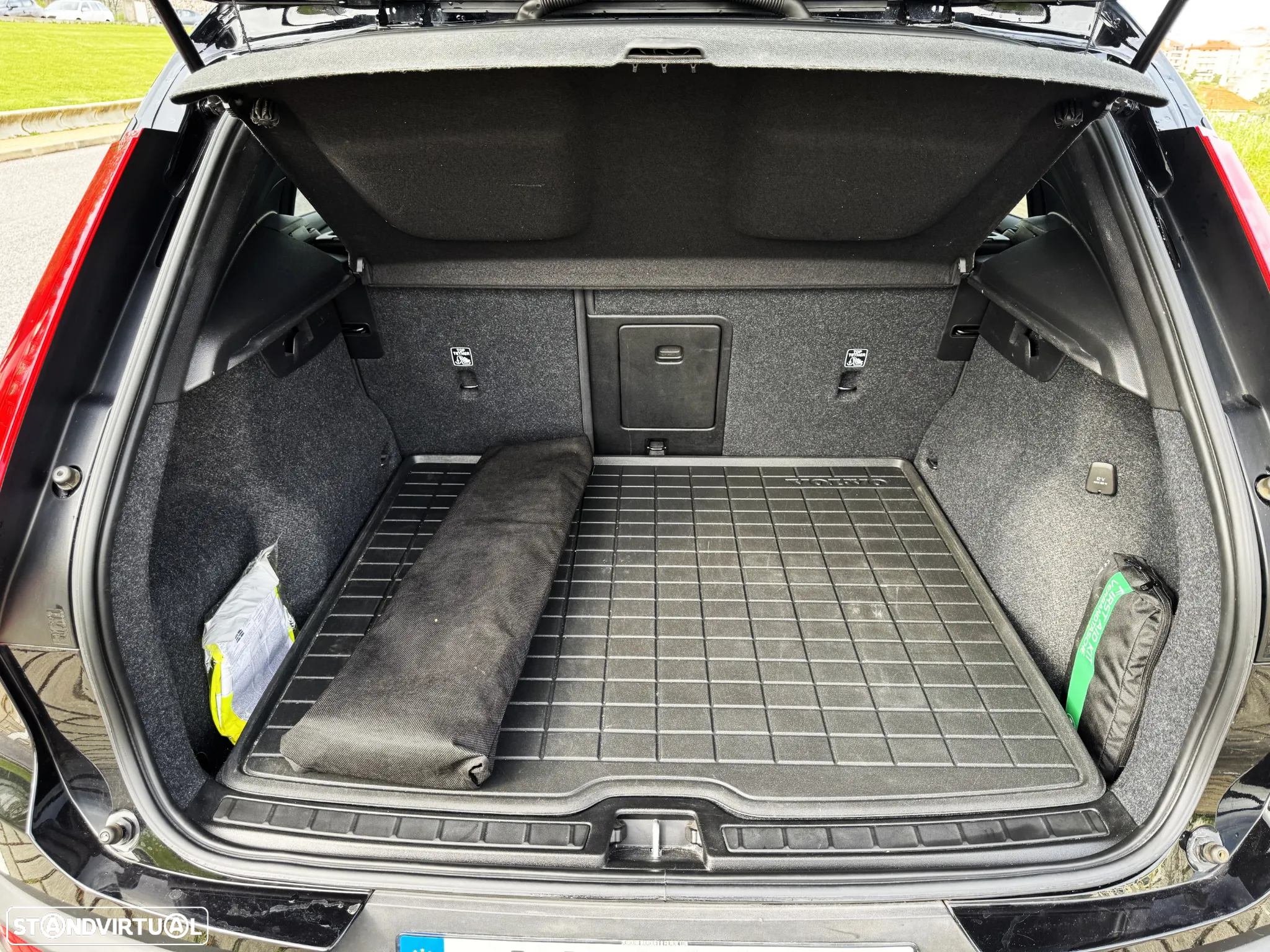 Volvo XC 40 1.5 T3 Momentum Geartronic - 22