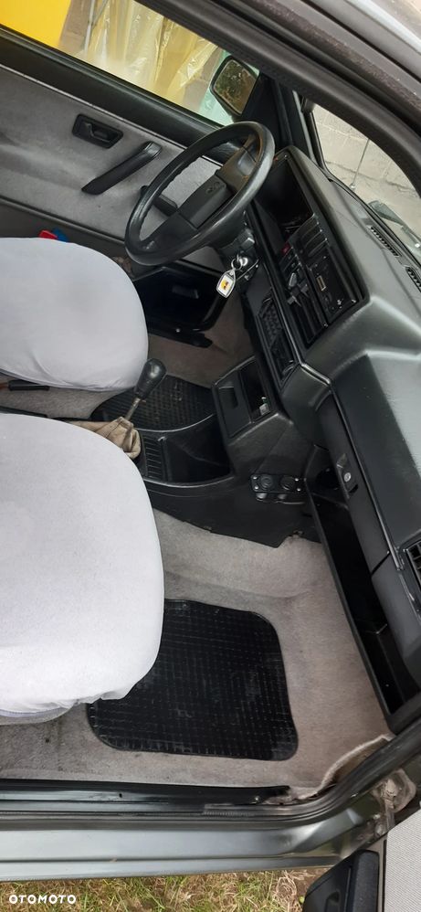 Volkswagen Golf 1.6 - 20