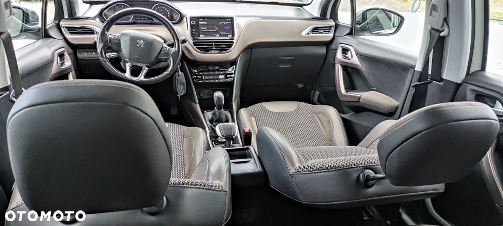 Peugeot 2008 1.6 e-HDi Allure S&S - 7