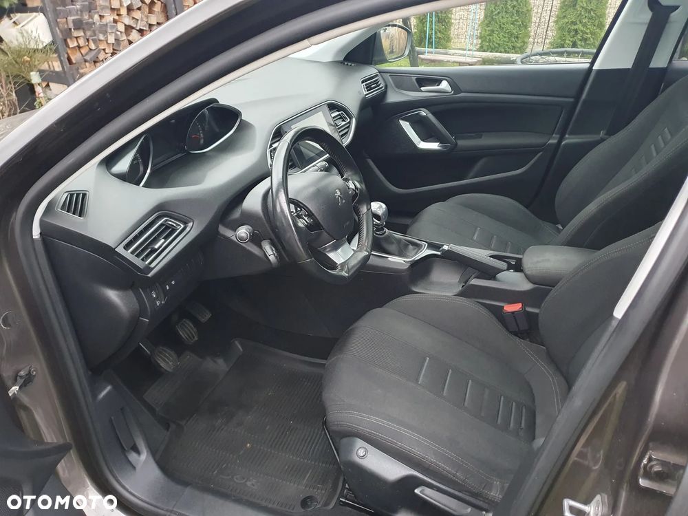 Peugeot 308 1.6 BlueHDi Allure S&S - 14