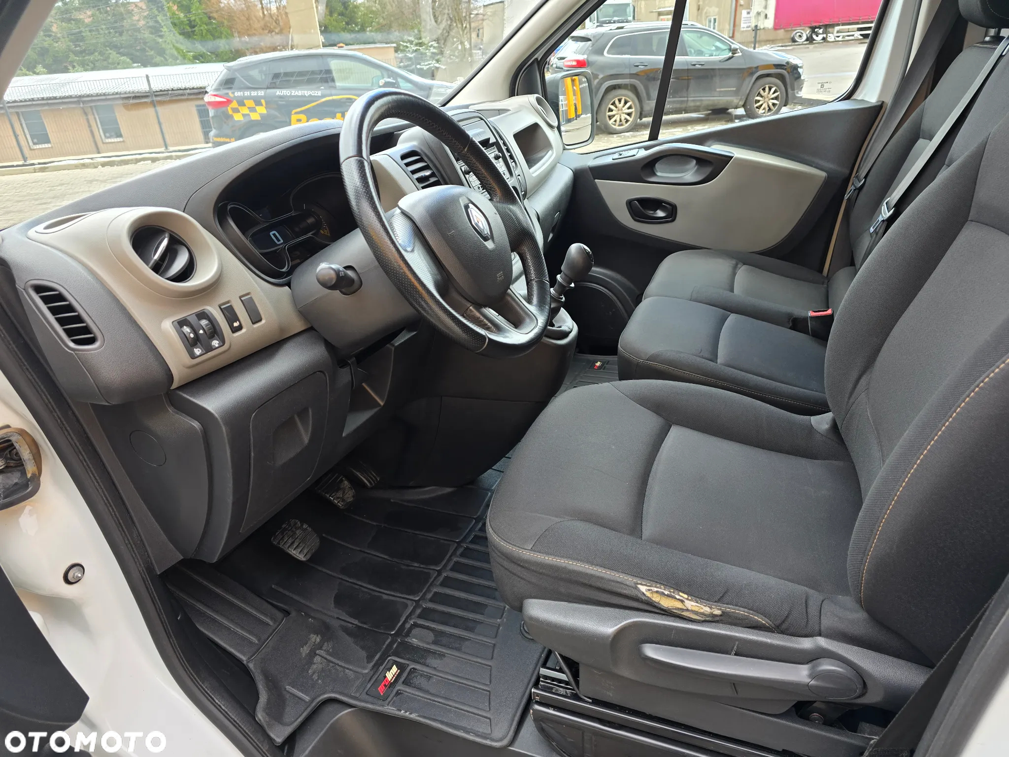 Renault Trafic - 11