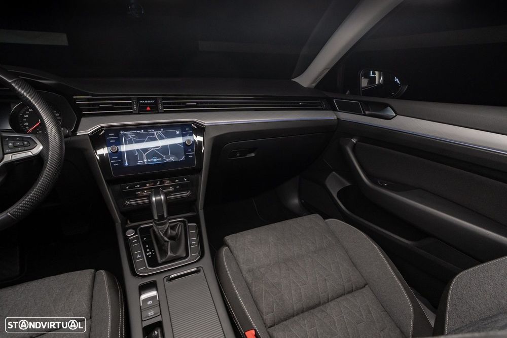 VW Passat Variant - 14