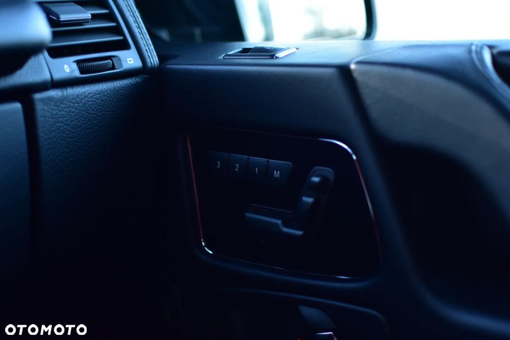 Mercedes-Benz Klasa G 63 AMG AMG SPEEDSHIFT 7G-TRONIC - 9