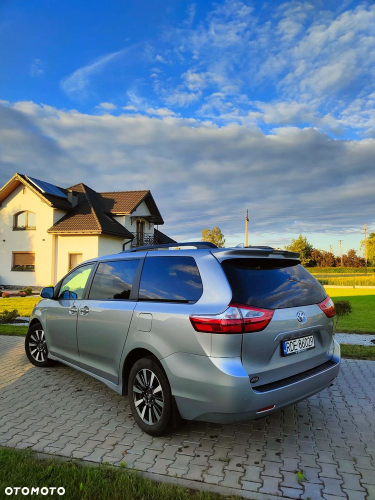Toyota Sienna 3.5 V6 SE - 16