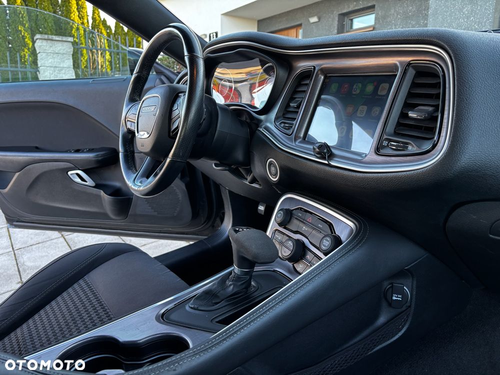 Dodge Challenger - 29