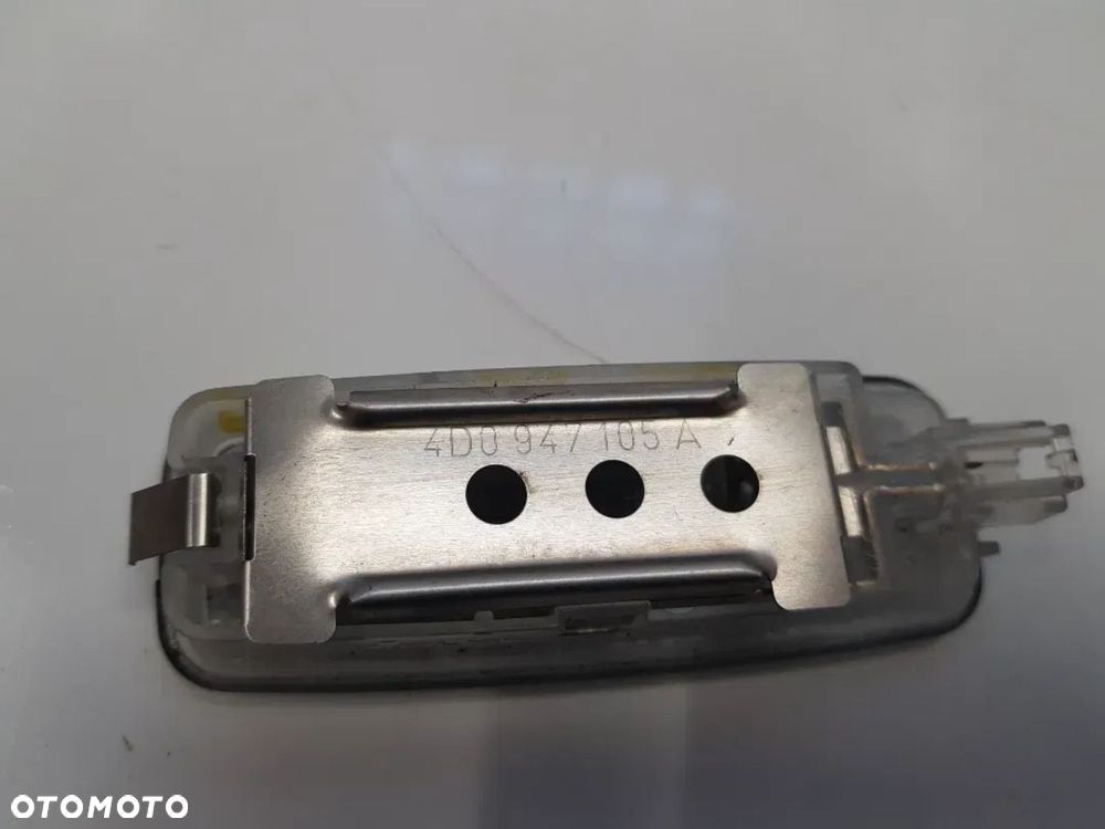 Lampka oświetlenie kabiny Audi A3 A4 4d0947105a 4e0947105 - 4