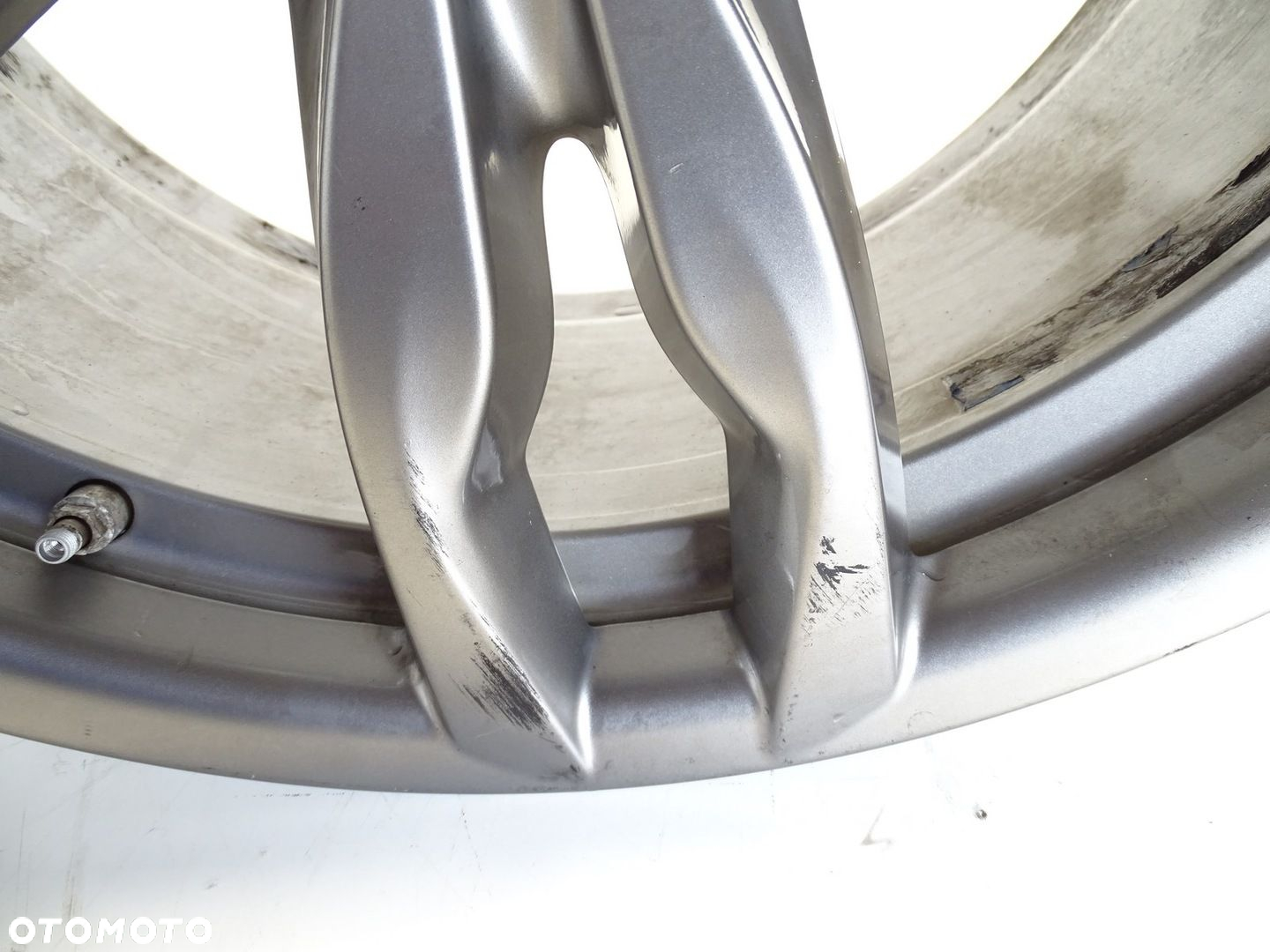 1X FELGA ALUFELGA 5X120 9J ET44 R20 BMW F10 F11 F12 F13 MPAKIET 7845868 - 5