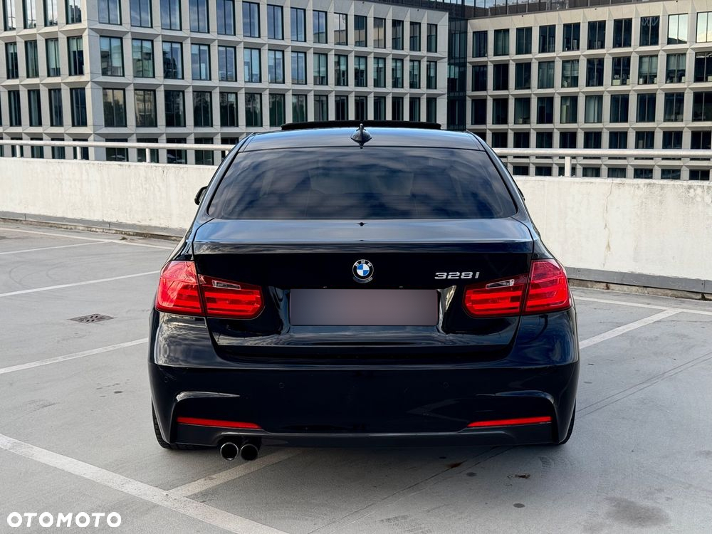 BMW Seria 3 328i Sport Line - 7
