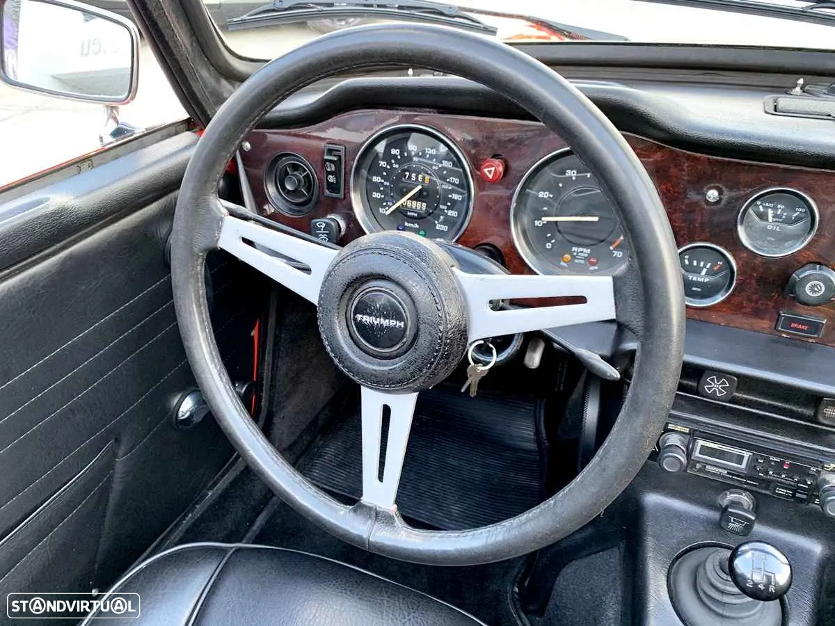 Triumph TR6 - 13