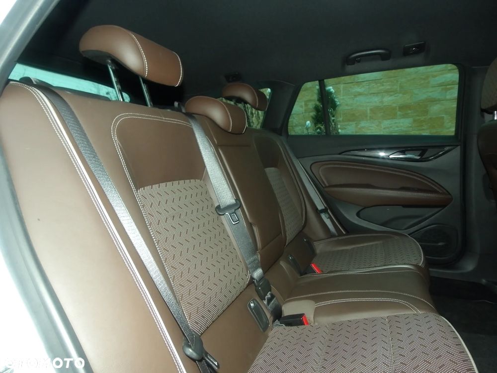 Opel Insignia - 19