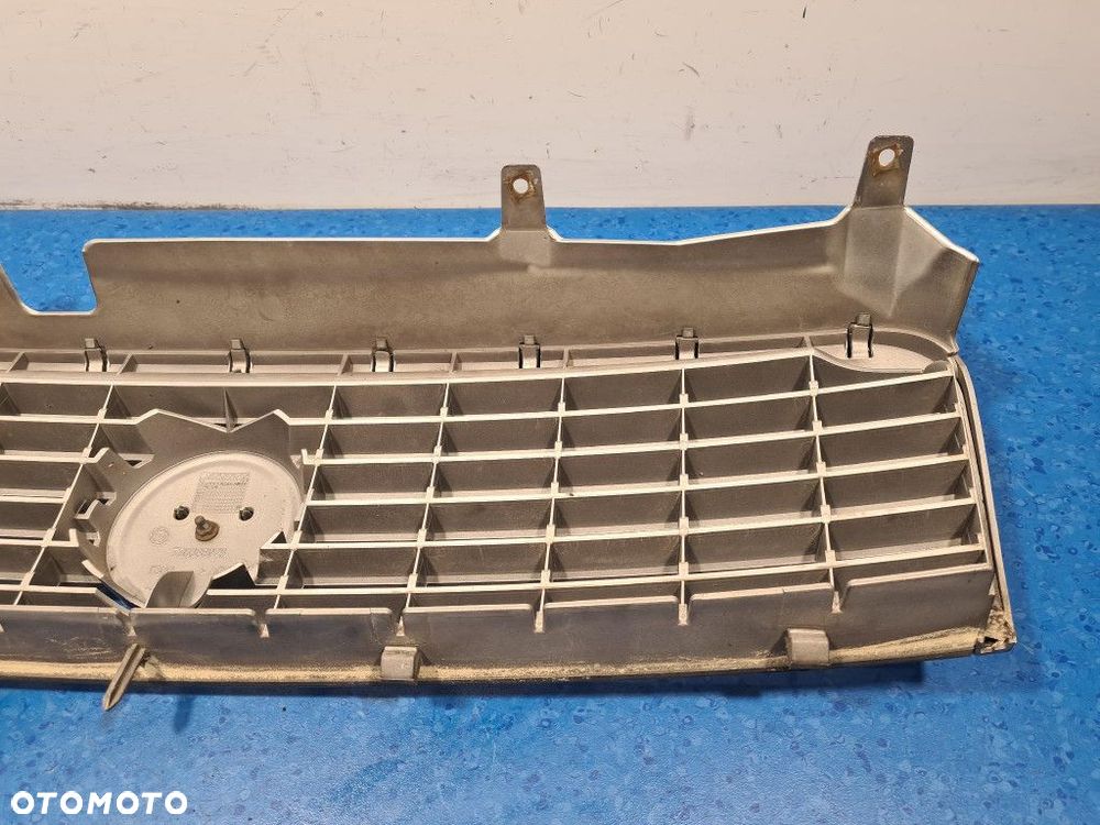 FIAT LINEA ATRAPA / GRILL 487 - 11