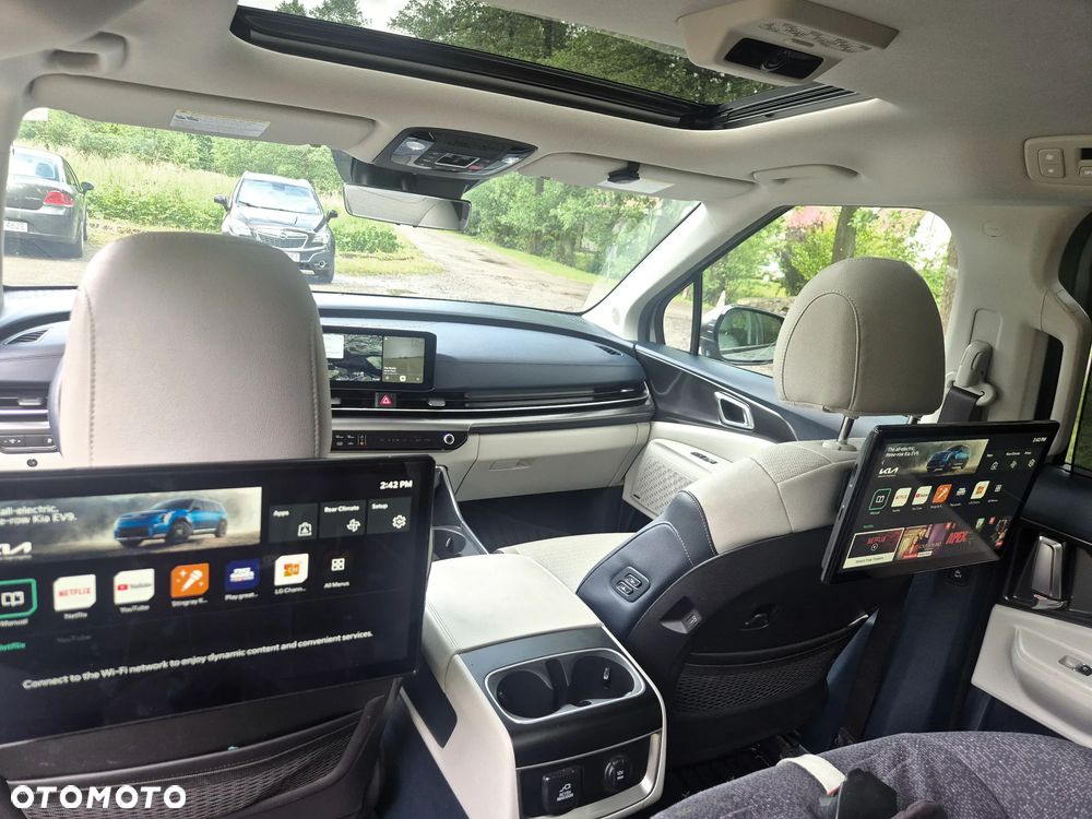 Kia Carnival - 7