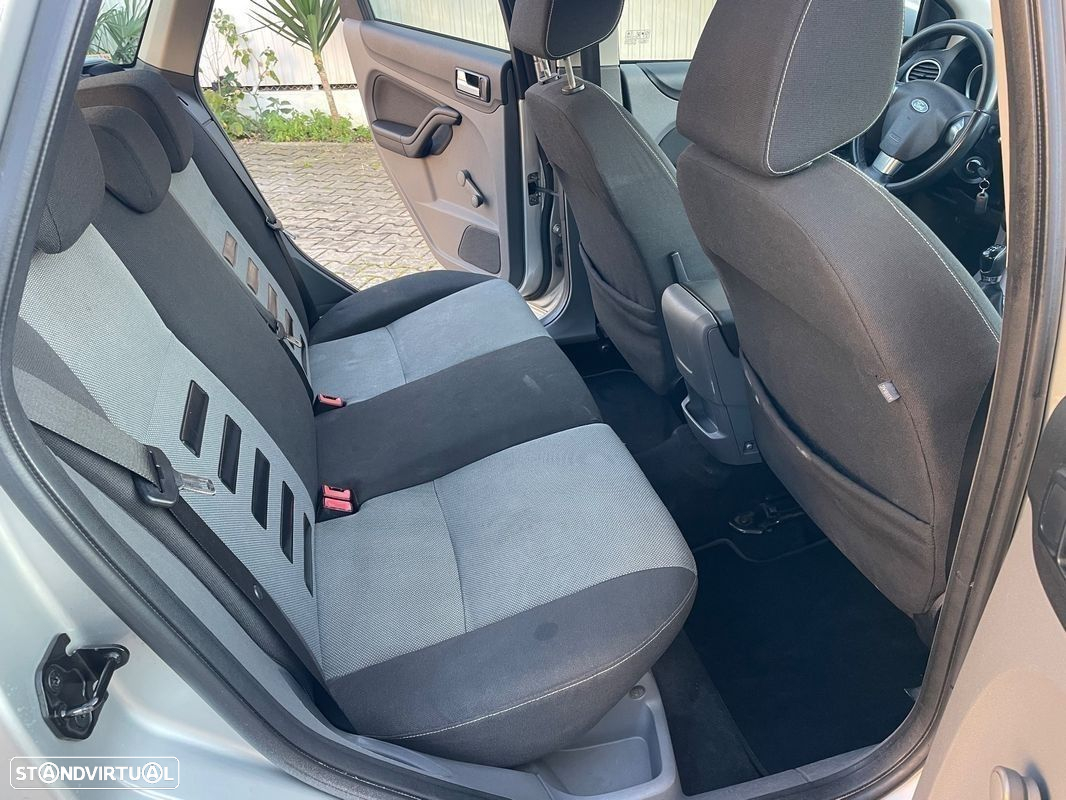 Ford Focus SW 1.6 TDCi S - 25