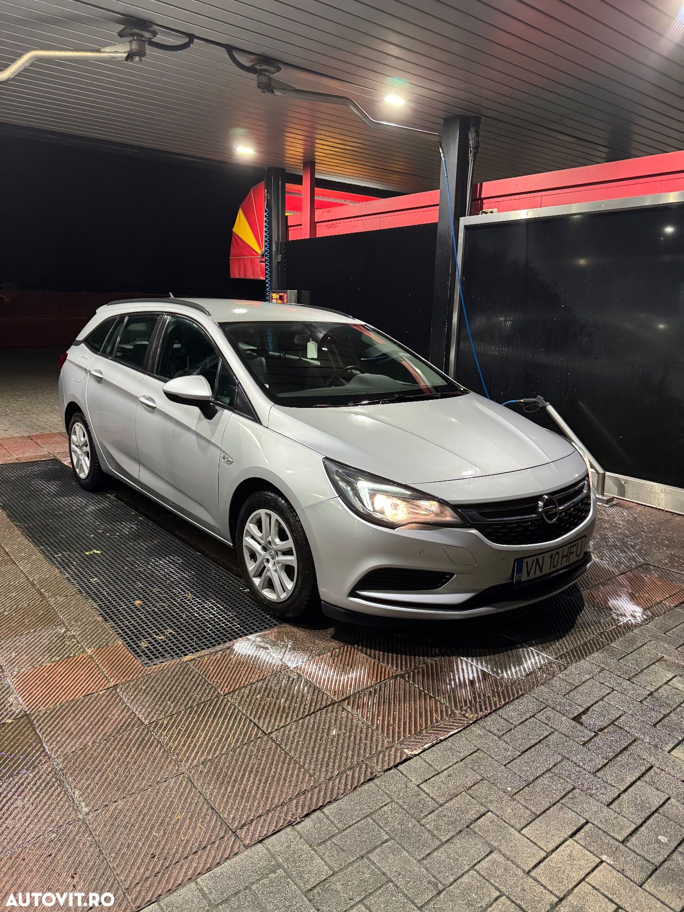 Opel Astra 1.6 CDTI DPF ecoFLEX Sports TourerStart/Stop Edition - 1