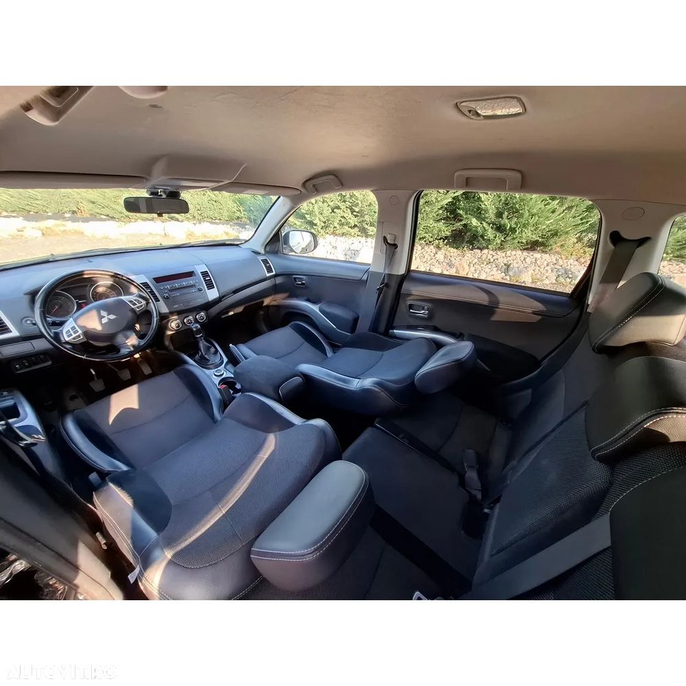 Mitsubishi Outlander 2.2 DI-D 4WD Intense A13 - 19