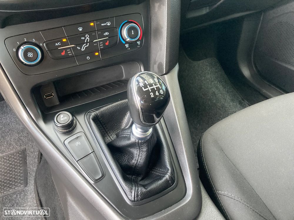 Ford Focus SW 1.5 EcoBlue S&S TITANIUM - 26