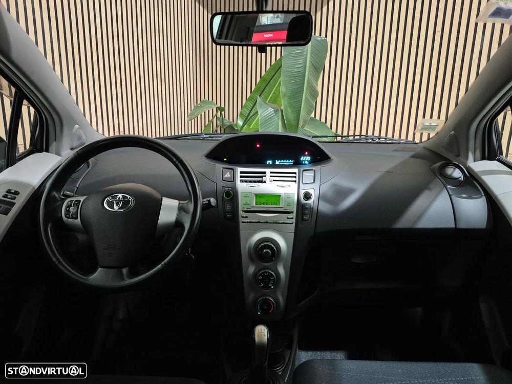 Toyota Yaris 1.0 VVT-i AC - 9