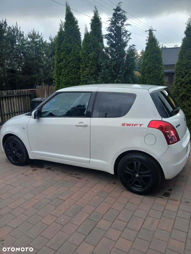 Suzuki Swift - 8