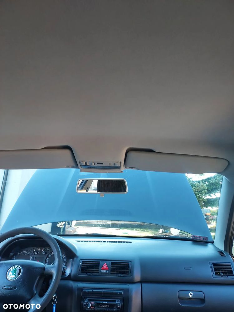 Skoda Octavia 1.6 Tour - 25